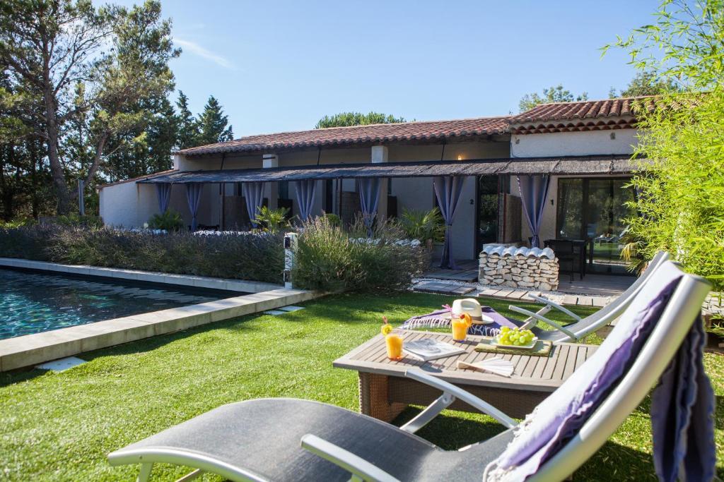 L'Auberge De L'Aubergine Eygalières 객실 사진