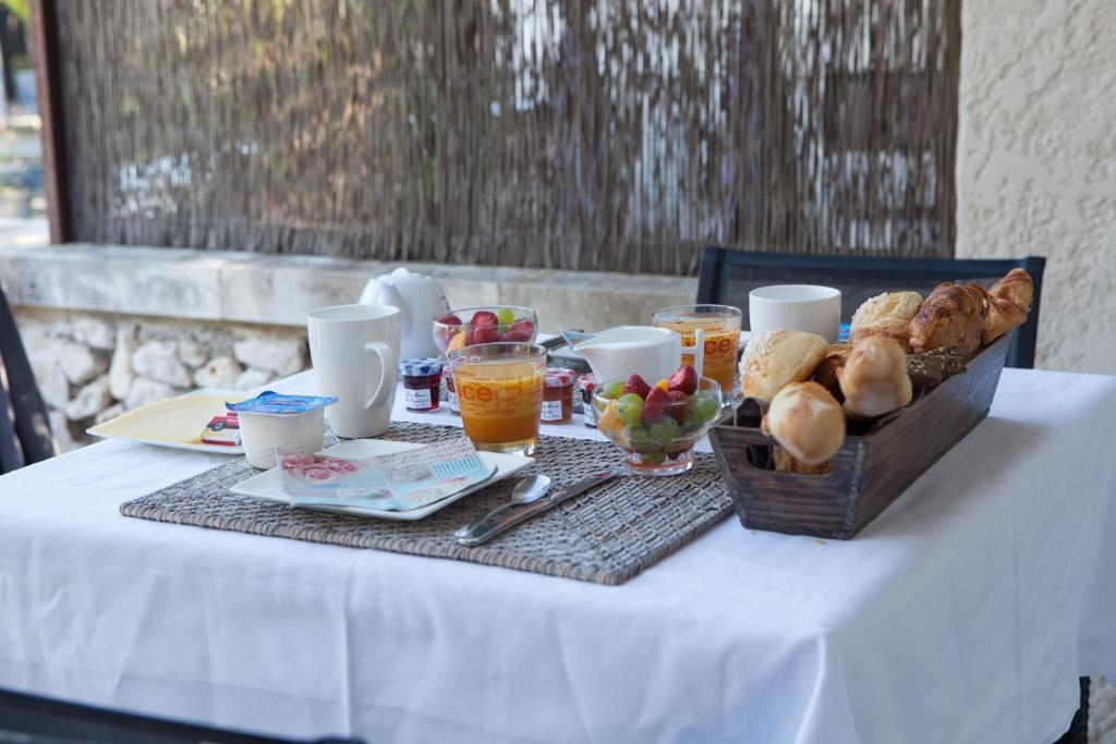 L'Auberge De L'Aubergine Eygalières 객실 사진